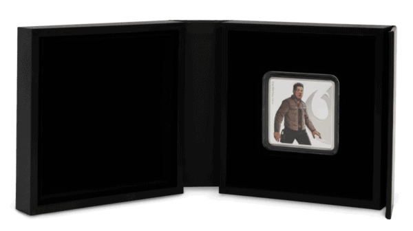 Open display box containing 2025 Star Wars Allies Finn and Poe Dameron silver medallion, featuring colorized characters and black collector packaging.