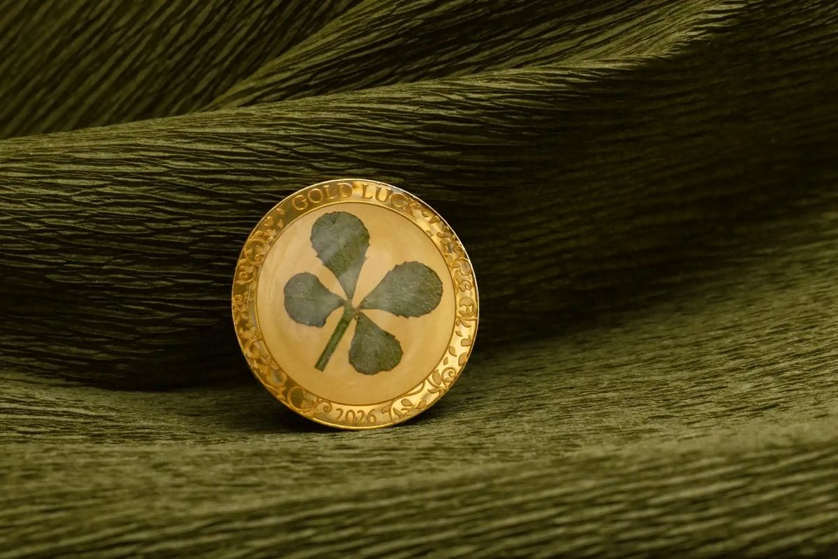 Shimmering 2026 Cook Islands gold coin featuring a four-leaf clover, 1g gold proof, minted by GR Reserve, showcasin.