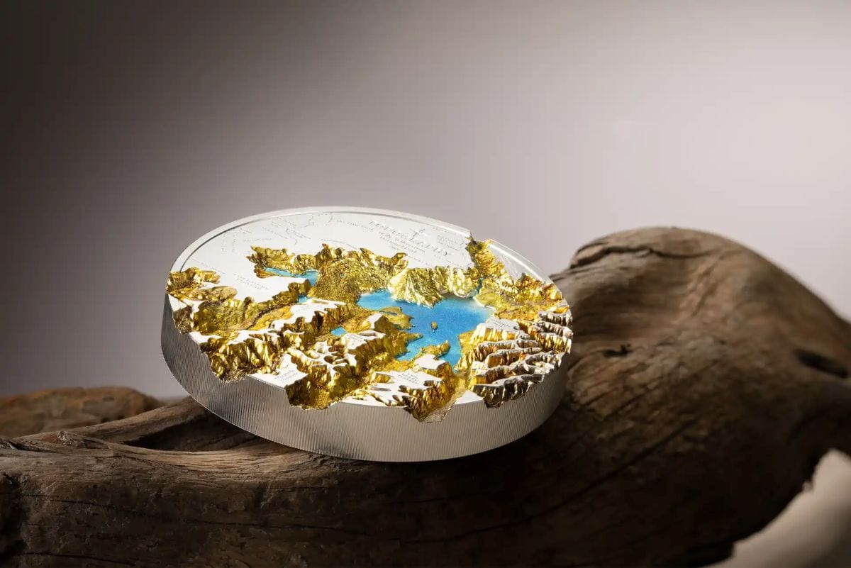 The image filename suggests a reverse medium topography of Yellowstone, 1kg, minted in 2023, with a focus on detail.